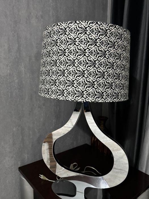 Продам очень красивую лампу