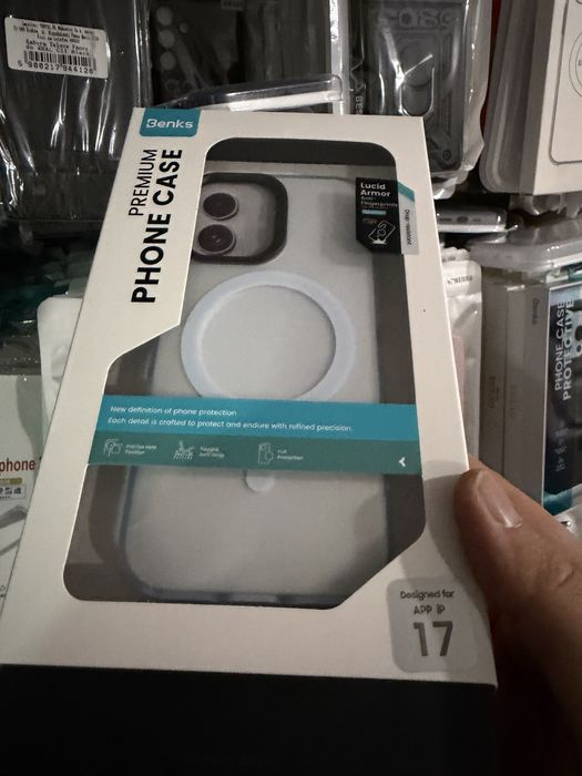 Benks луксозни гърбове за iPhone 17