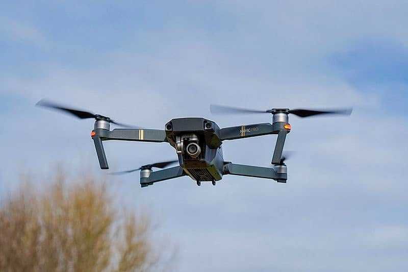 Дрон E99 дрон с две HD камери НОВ дрон!