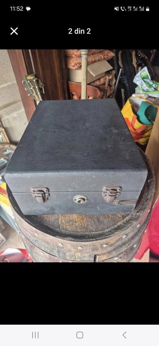 Vând patefon Broadcaster wind fabricat în 1930-1940