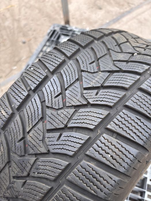 235/55/17 Continental 2 бр Dunlop 2023