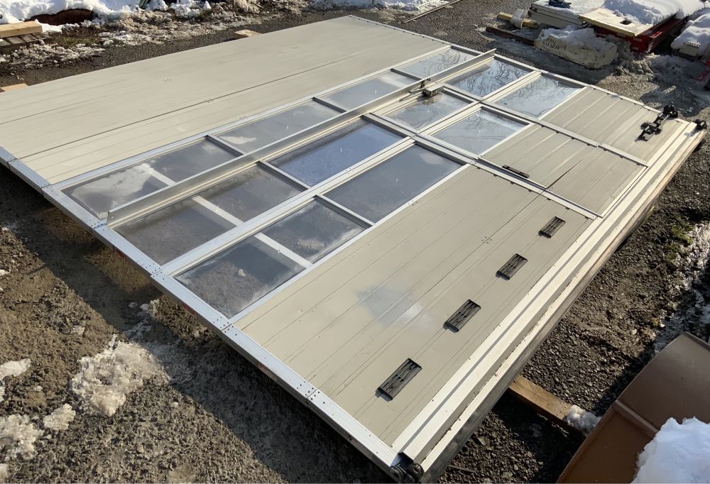 USA SECTIONALA INDUSTRIALA  poarta hala garaj H 395 x L 438 Garantie