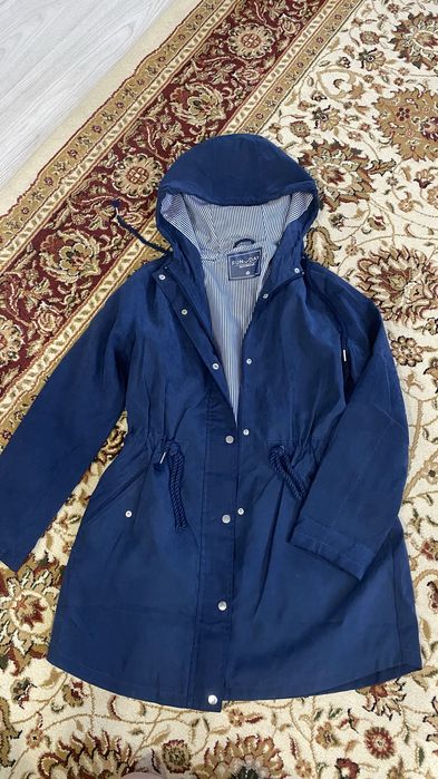 Ветровка продам новая