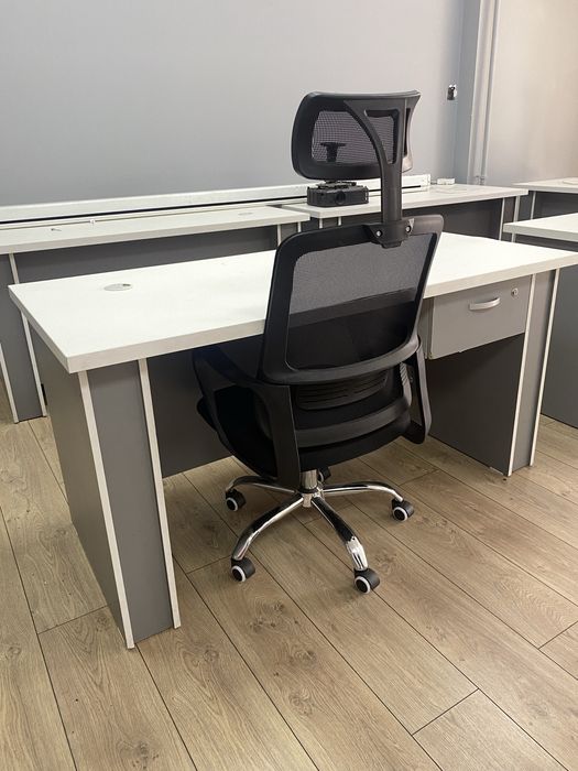 Продаем офисные столы, рабочий стол