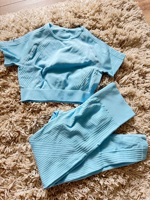 Set sală colanți și top