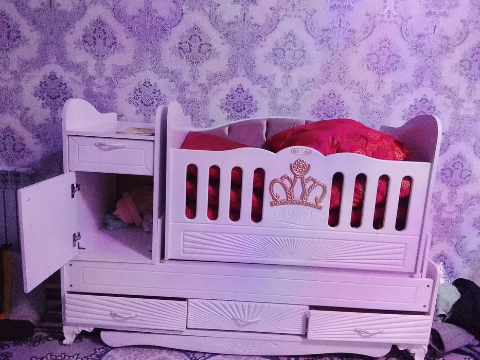 Детский кровать сотилади