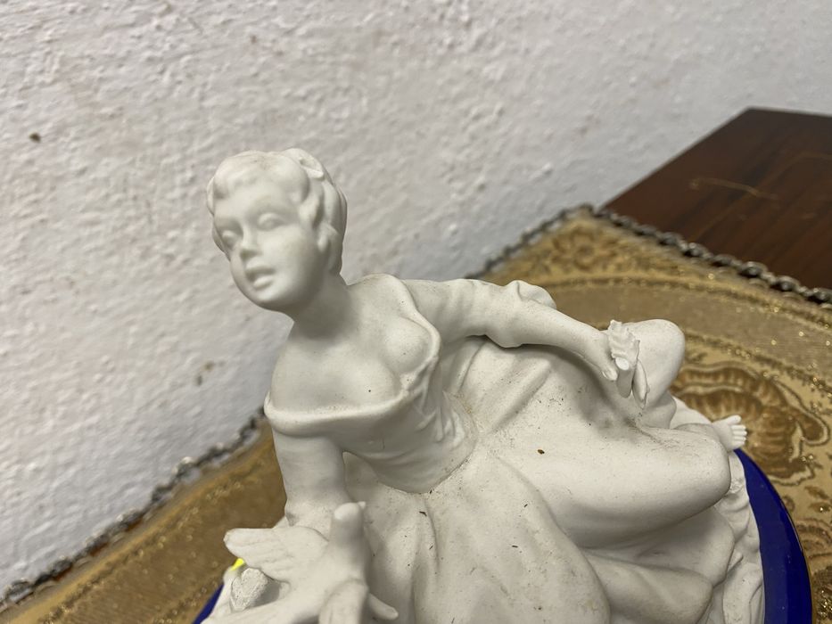 Италианска фигура на каподимонте бисквитен порцелан