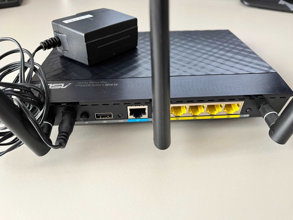 Router Asus RT-N18U 2.4GHz 600Mbps