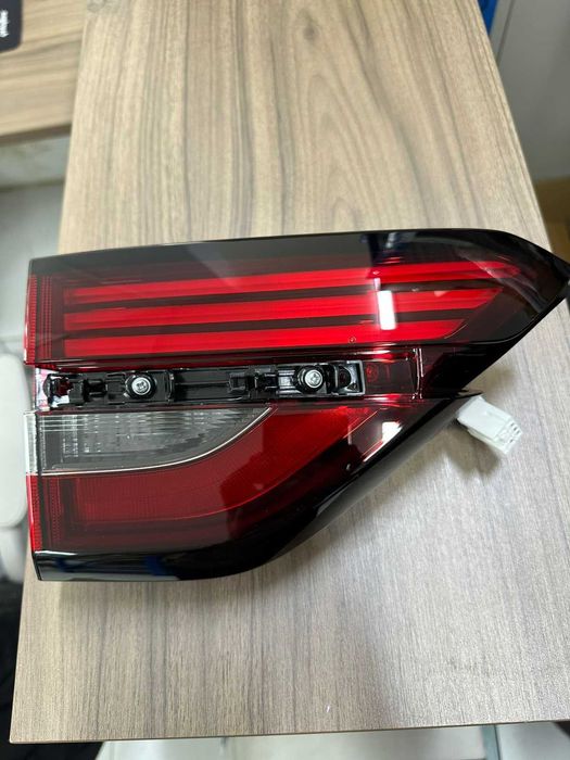 Geely Coolray Задний правый фонарь