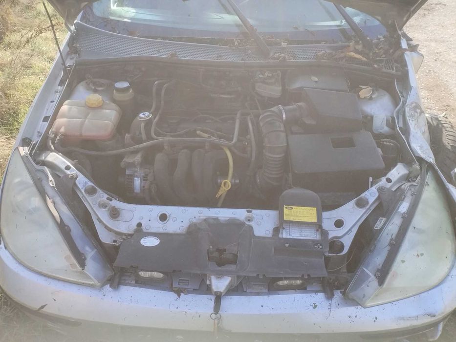 Форд Фокус 1.6 бензин.