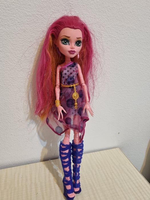 Papusi Monster si Monster High