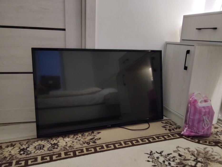 Продаётся телевизор артел 43