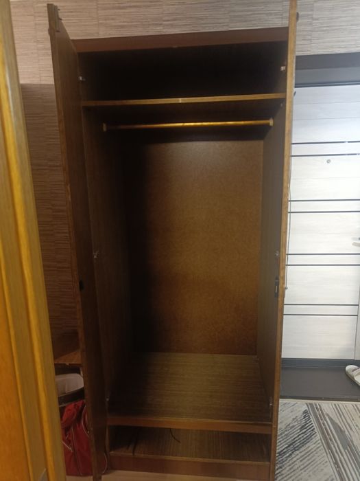 Продается шкаф плательный