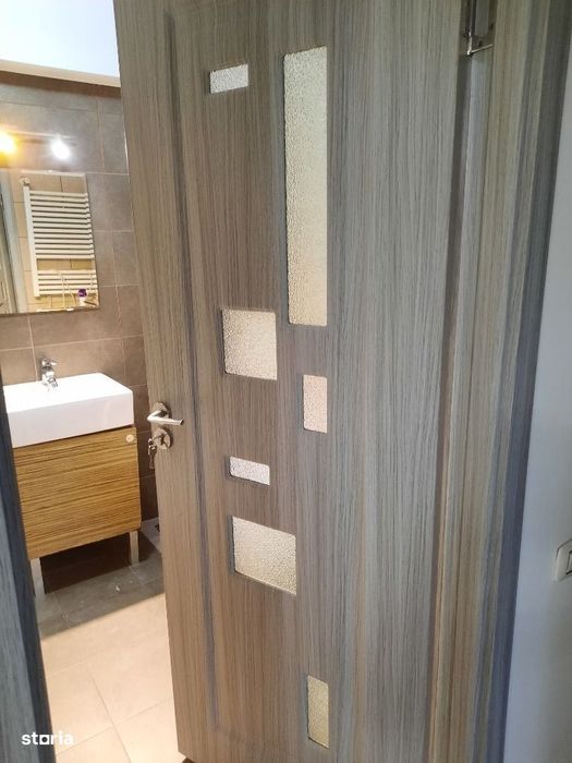 Ofer spre inchiriere apartament 3 camere.