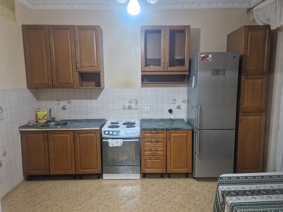 Продам кухонный гарнитур бу