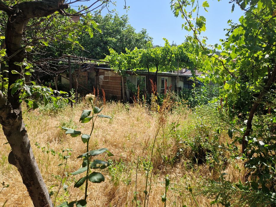 Продавам етаж от къща в Асеновград!