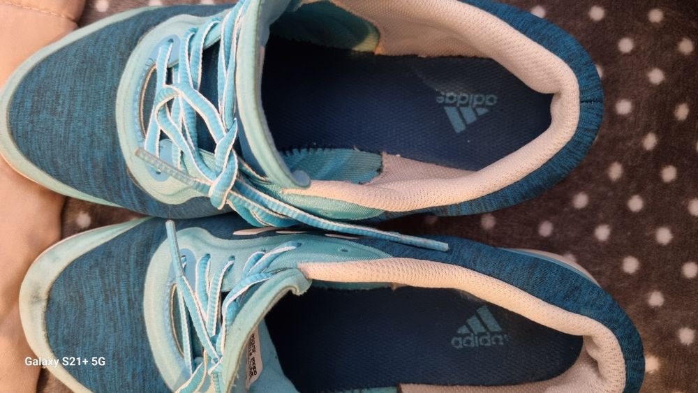 Маратонки адидас  ОРИГИНАЛ 21 лв.