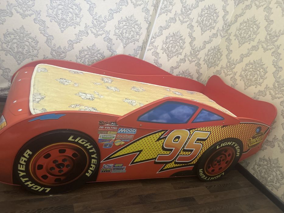 Продам детскую кровать 160*80