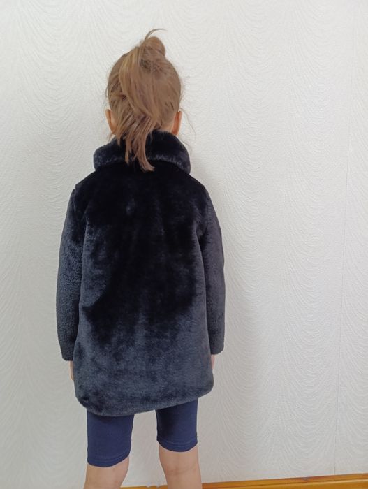 Шубка искусственная на 4-5 лет