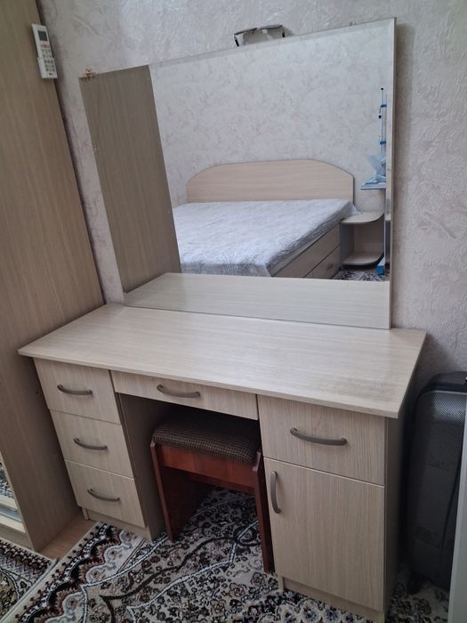 Трюмо от комплекта