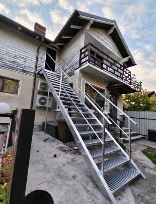 Vând scări metalice și trepte metalice la comandă
Realizez și vând scă