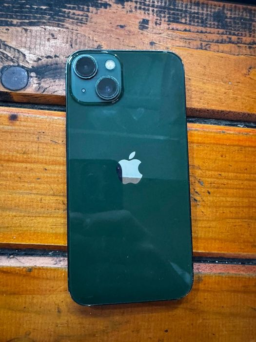 iPhone 13 зелен