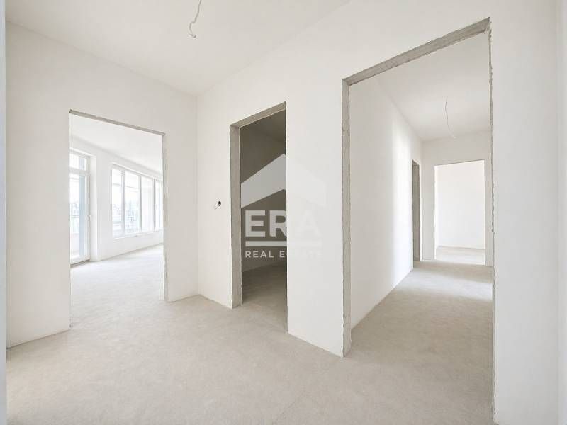 Продава се Многостаен апартамент в София, Лагера - 215 кв.м за 1068 €/кв.м - Снимка #1