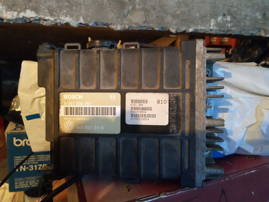 Продава се Пасат б3 комби на части. Колата е 1.8 RP 90