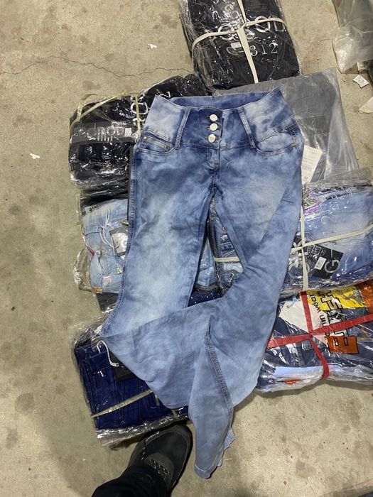 Продам джинсы подростковые