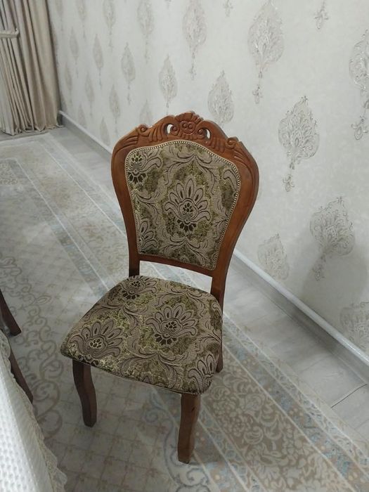 Стол для гостиннойи стуля
