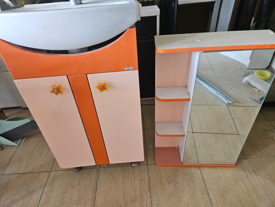 Продам тумбочку с раковиной