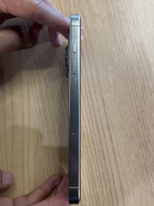 СРОЧНО ! продаю Iphone 16 pro  !