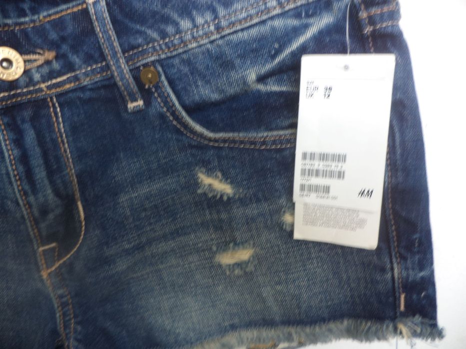 Нови къси панталони H&M номер 38