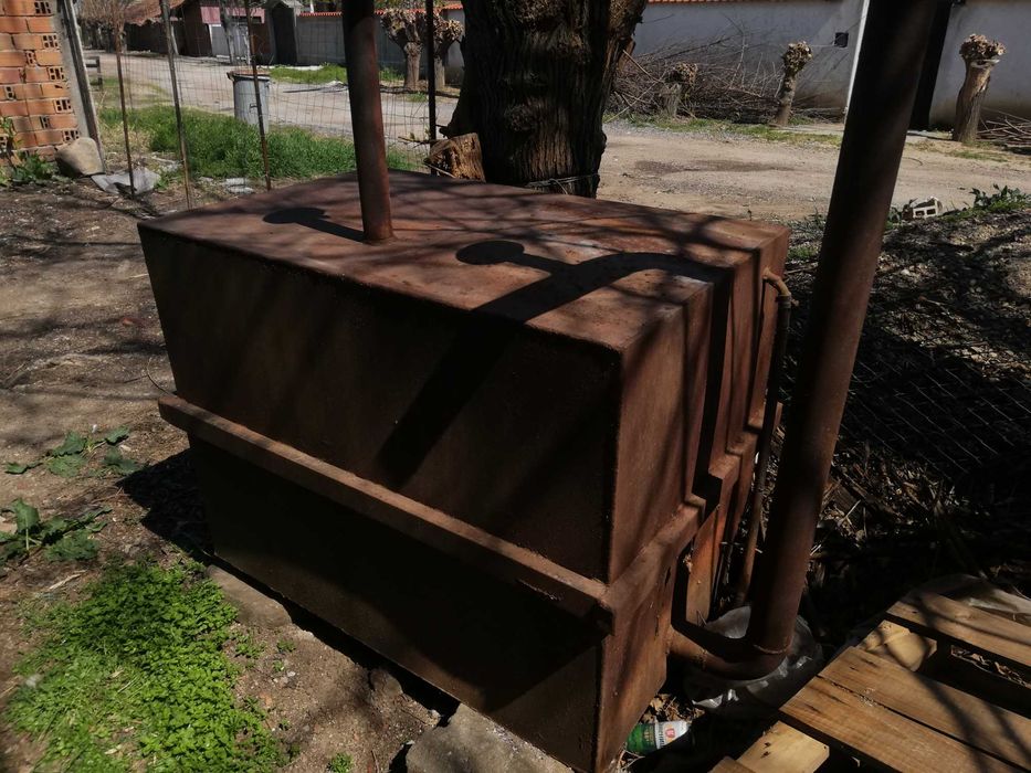 Продавам цистерна  с вместимост 1кубик