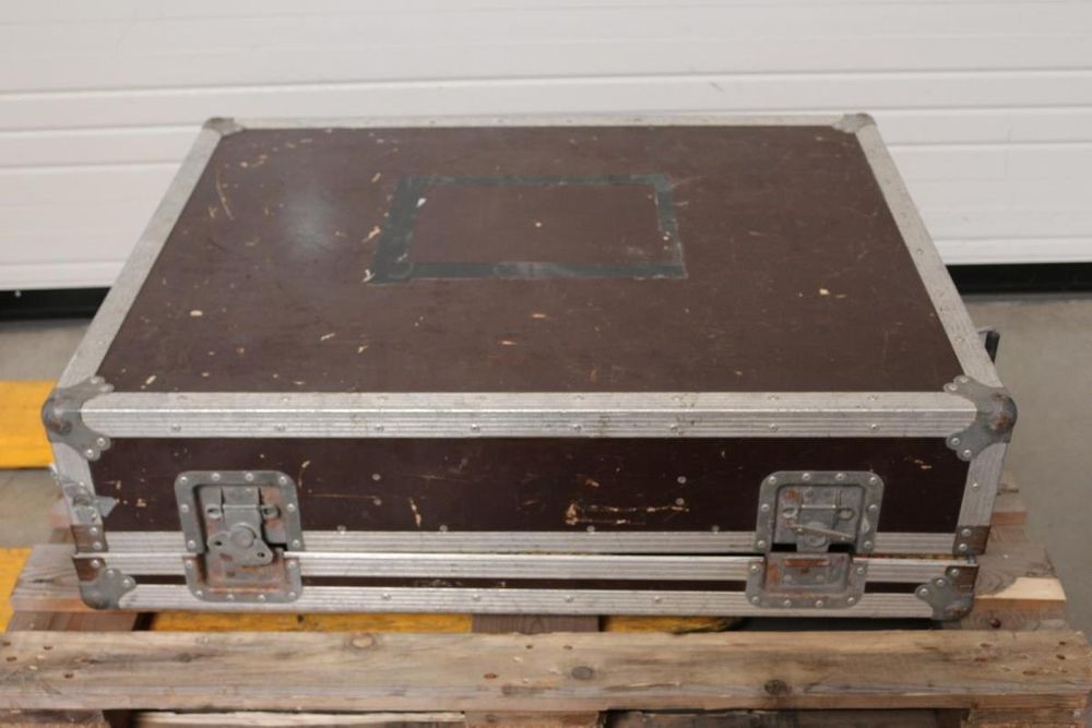 Mixer analogic Midas Venice 320 + flight case