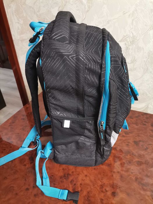 Продам школьный рюкзак для мальчика.