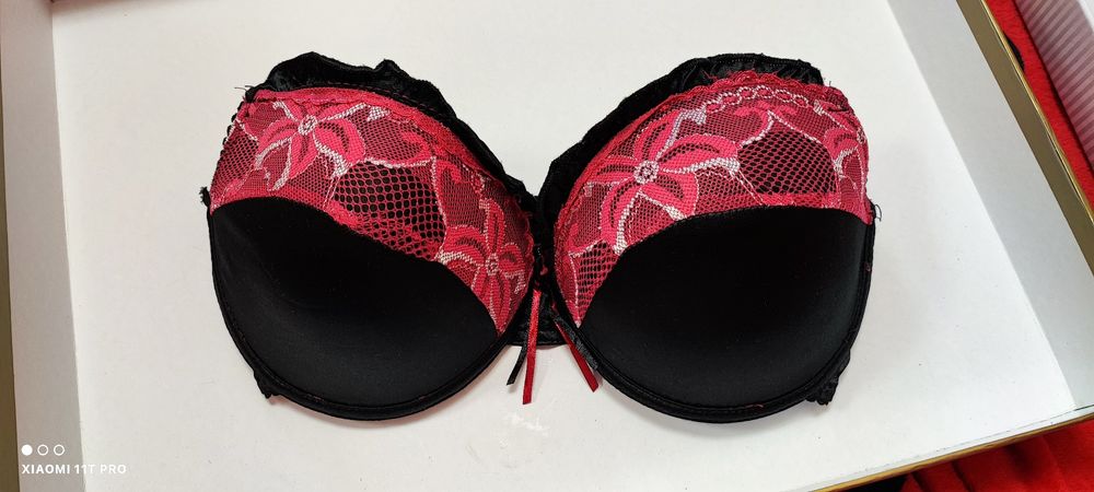 Sutiene model Bardot, 36-40 C/ 80-90 C