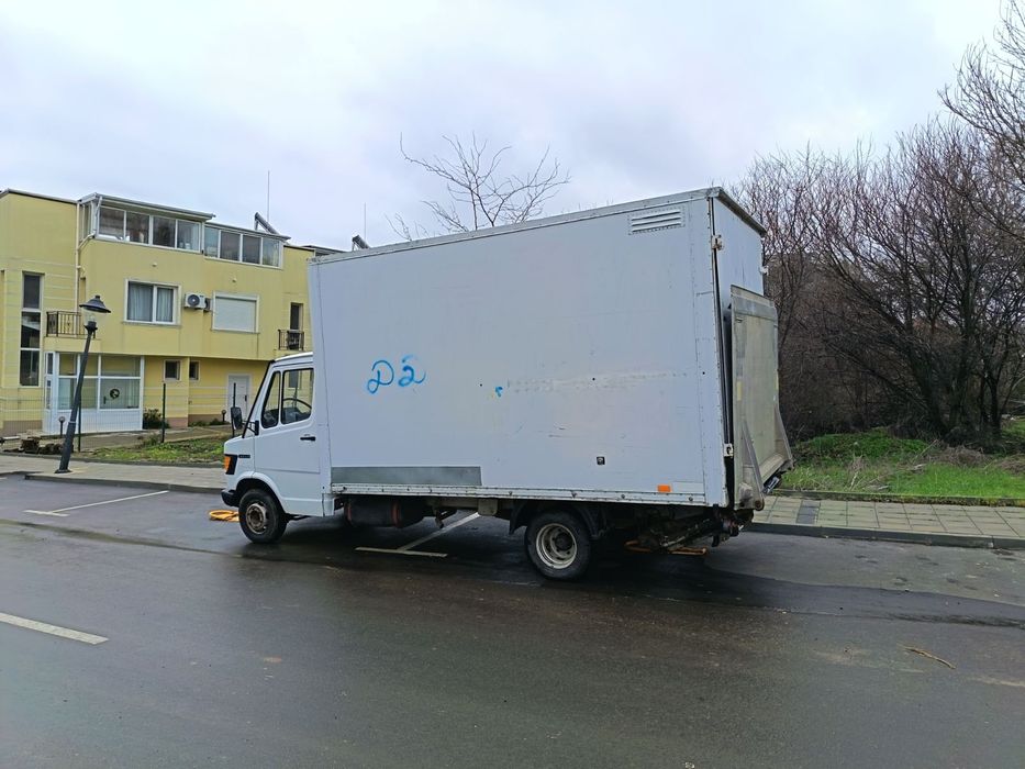 Продавам мерцедес 410 с борд