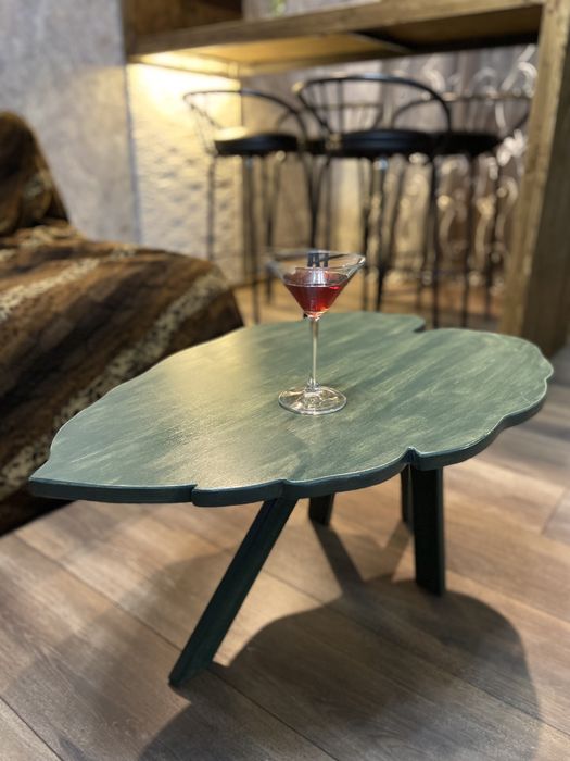 Столики лист монстеры