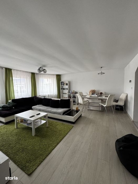 Casa de Vânzare cu lac