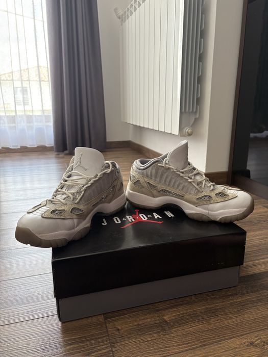 Jordan 11 Retro Low LE (International Exclusive)
