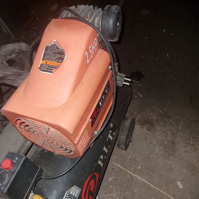 Продам воздушный компрессор