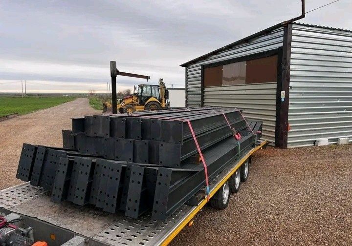 Vând hală metalică 10 x 10