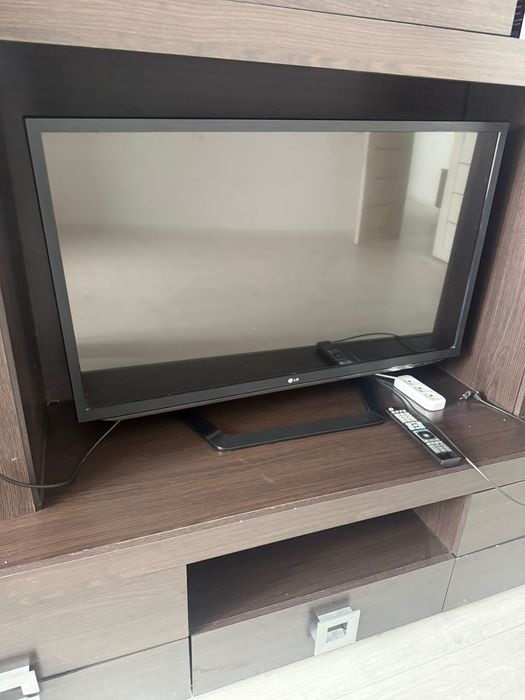 Продам срочно телевизор LG
