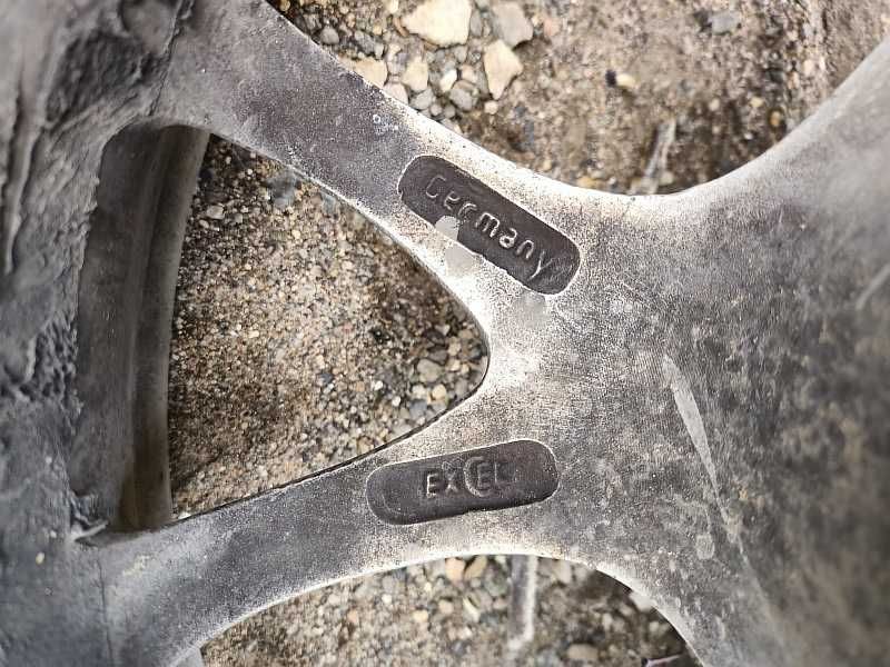 Продам оригинальные легкосплавные диски на BMW 5 E39.