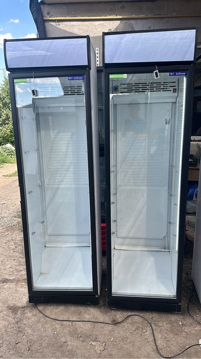 Продам витрины холодильники
