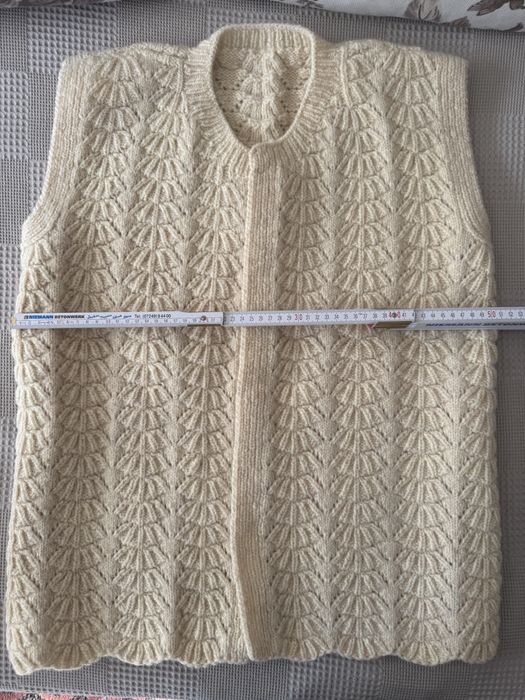 Вълнен плетен елек