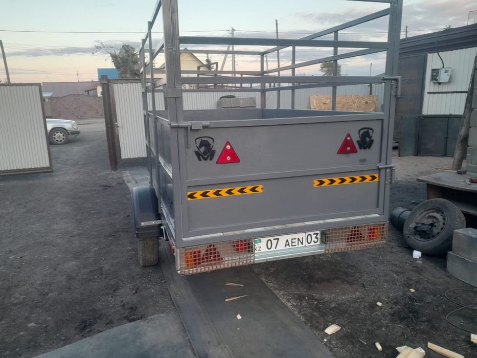 Прицеп скотовозка