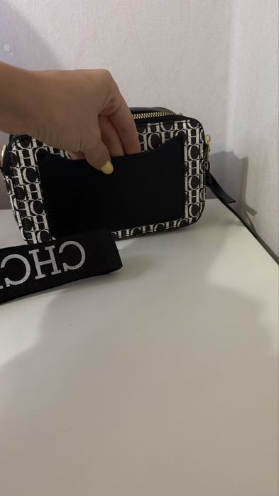 Чанта на луксозната марка Carolina Herrera