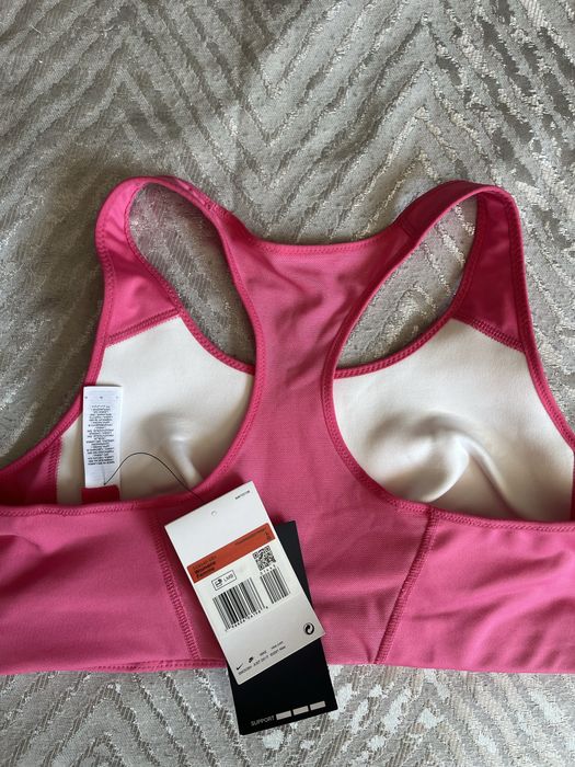 Спортни бюстиета Nike